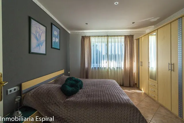Impresionante Chalet en Abegondo con Vistas al Valle . — 9
