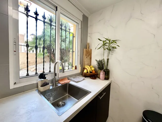 Villa de 4 dormitorios y 3 baños en villamartin (orihuela costa) — 13