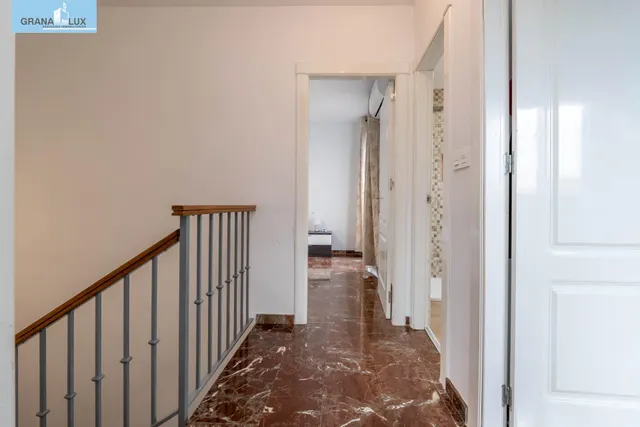 Encantadora Casa Reformada en Ogijares con Vistas y Espacios para Disfrutar — 25