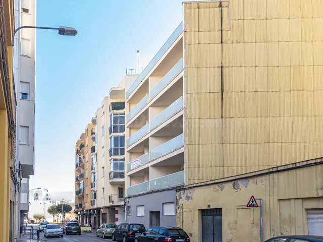 PISO CON TRES DORMITORIOS Y DOS BAÑOS EN EDIFICIO EN CONSTRU - foto 4