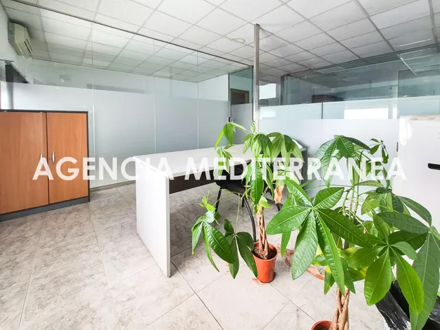 Nave industrial en alquiler en Beniparrell de 717 m2 — 28