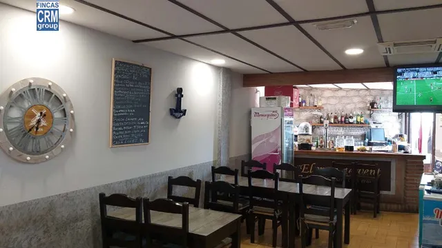 Local comercial situado en la Avenida Catalunya — 3
