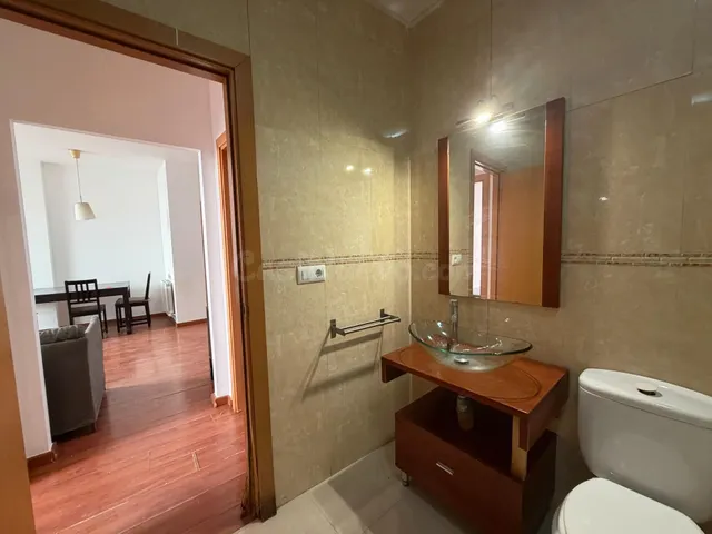 Vive en el corazón de Castelló d’Empúries: piso listo para entrar a vivir — 22