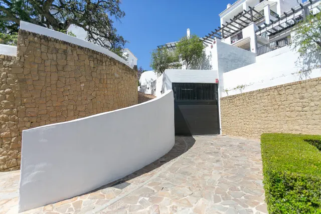 Precioso Atico Triplex de 4 dormitorios en Altos de los Monteros en perfecto estado — 40