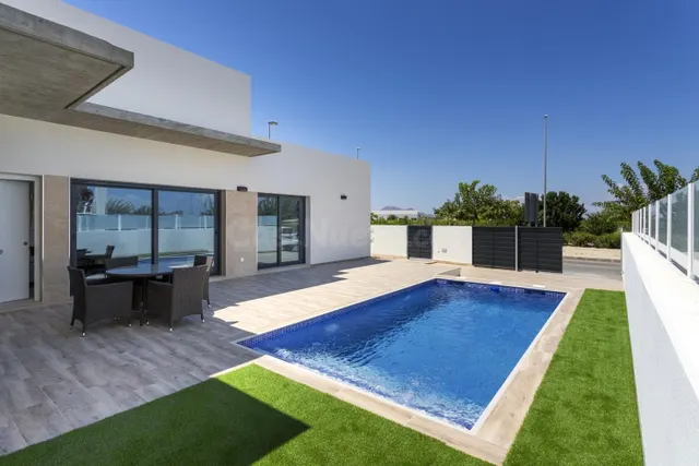 SE VENDE Bonita Villa Moderna en Daya Nueva , Chalet en ALIC - foto 4