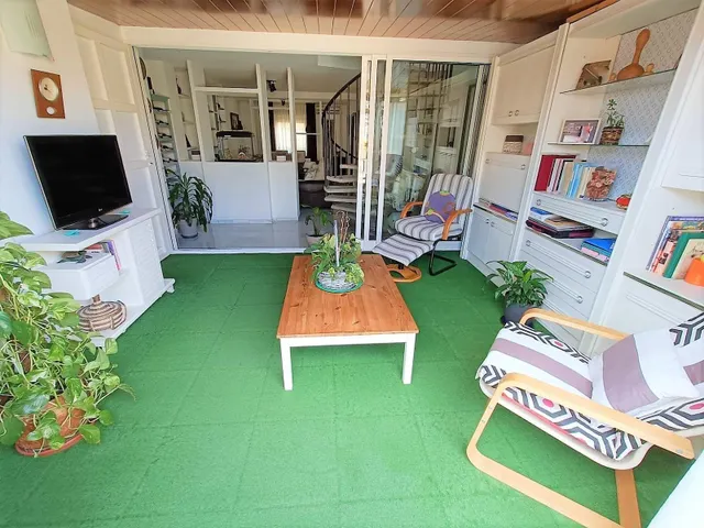 SE VENDE ÁTICO TRIPLEX EN ZONA L'AIGÜERA SEVENDGROUP.COM — 49