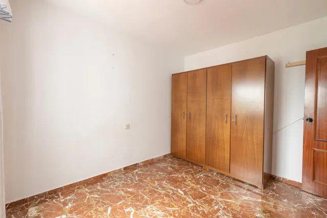 ESTUPENDO PISO EN LOJA....EN PLENO CENTRO!!! — 27