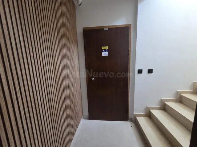 Oportunidad en Alicante: Vivienda con patio y ascensor en Alicante — 4