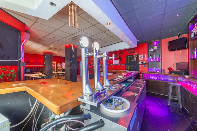 Local comercial 124m² en venta - Centro — 5