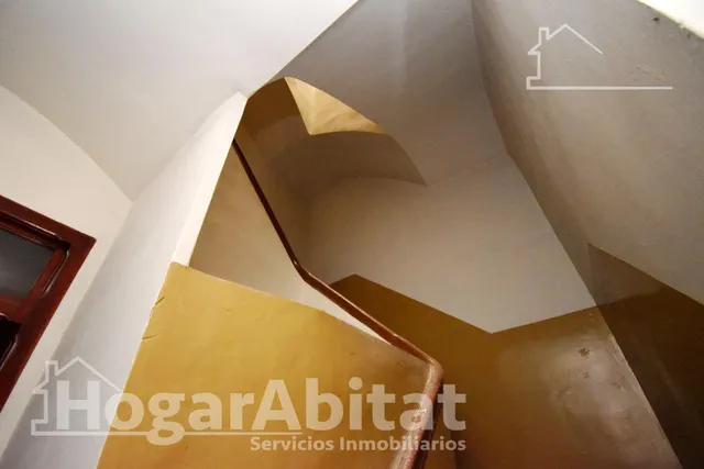AMPLIA CASA CON 2 TERRAZAS CERCA DEL CENTRO — 36