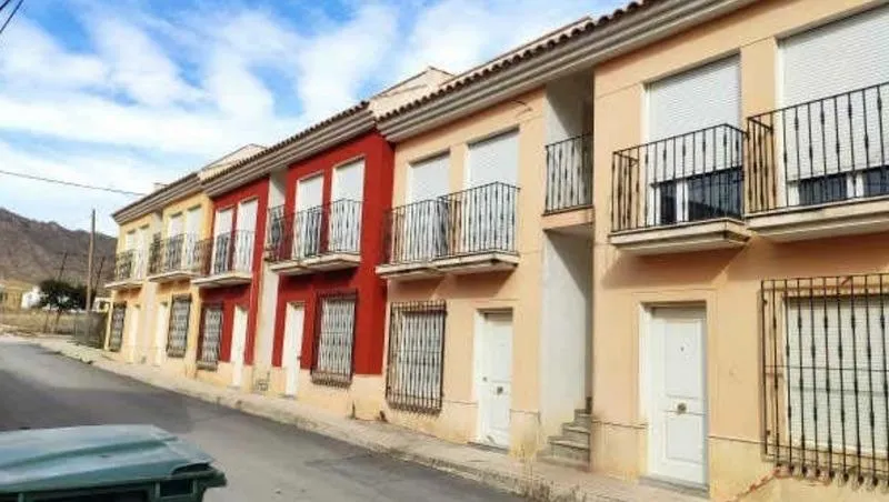 Obra parada de 16 viviendas