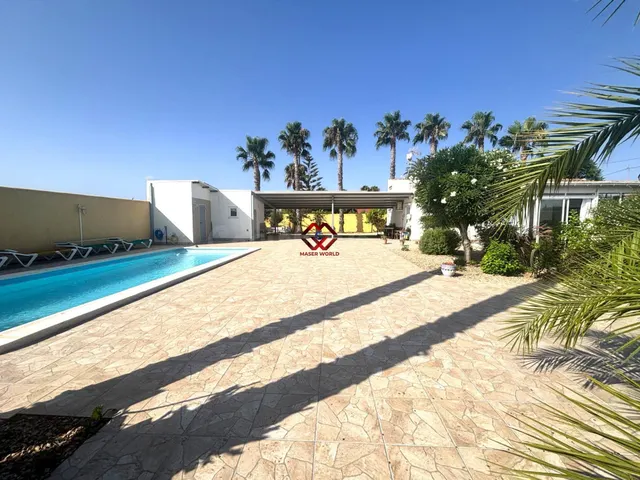 Chalet independiente con gran parcela y piscina en San Javie