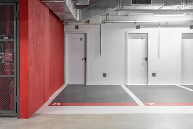 Parking de moto 3m² en alquiler - Zona Avinguda Barcelona — 32