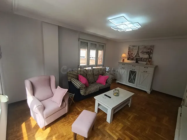 Piso de 3 dormitorios en Juan XXIII, Avilés - foto 3