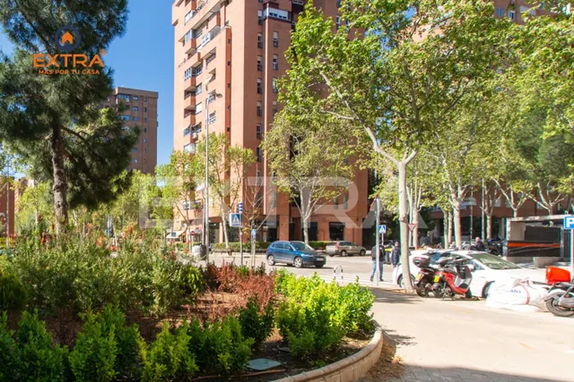 ESPECTACULAR LOCAL COMERCIAL con RENTABILIDAD del 6% en Pros
