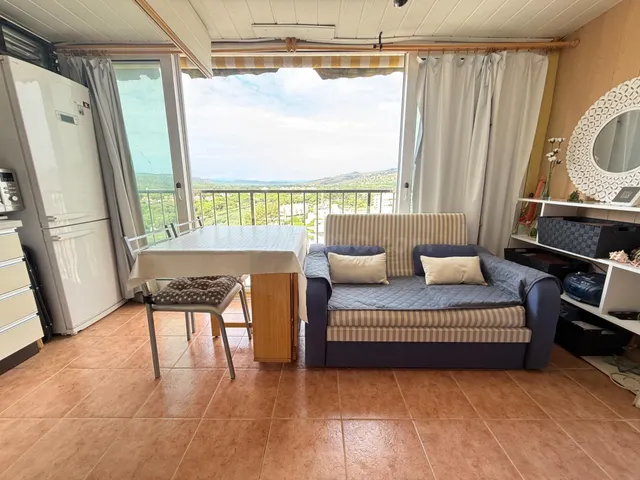 ESTUDIO AL LADO DEL MAR · PLATJA D’ARO