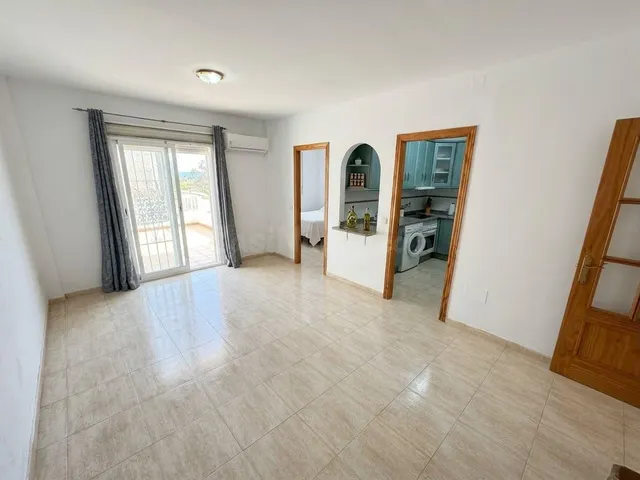 Piso de 3 dormitorios con vistas al mar y piscina — 5