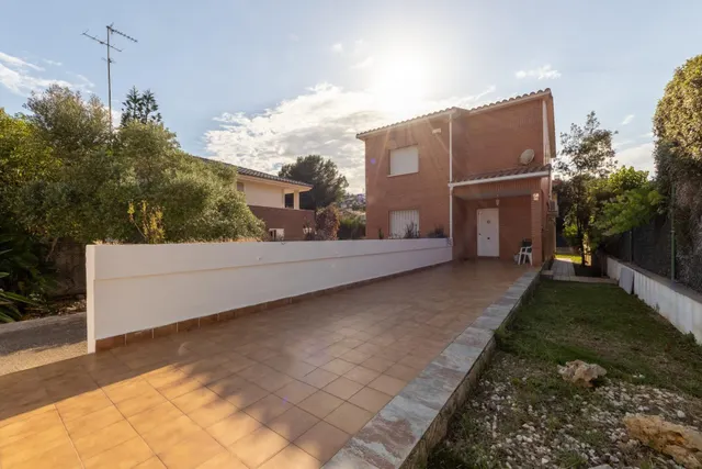 Espectacular Chalet de 4 habitaciones en Tarragona - ¡Tu Nuevo Hogar Te Espera! — 50