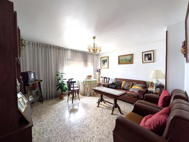 Vivienda en la localidad  Moros, pleno centro de la localidad. — 7
