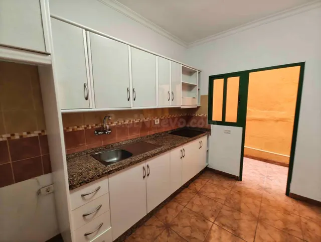 Piso en venta en la emblemática Calle Peregrina en Las Palmas — 3