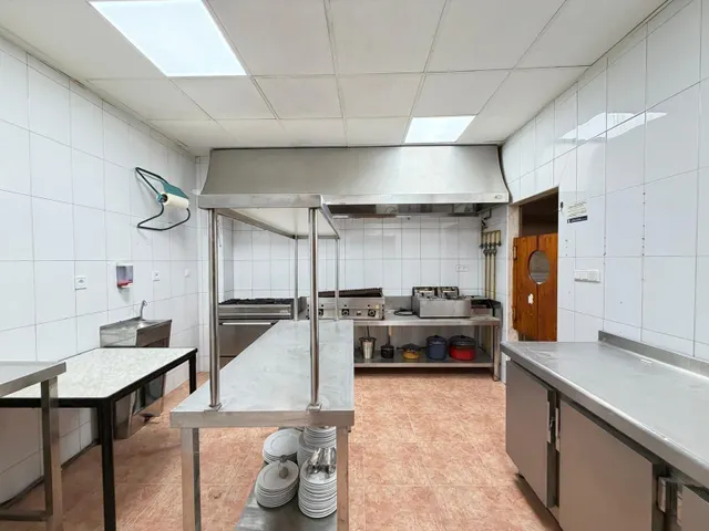 Local comercial 98m² en venta - Playa del Cura — 16