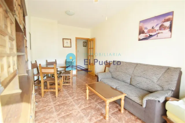 PISO AMPLIO Y LUMINOSO CERCA DE LA PLAYA – REF. 717 - foto 2
