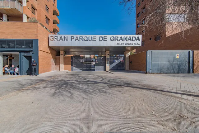 Exclusivo atico en residencial gran parque  en venta de 4 dormitorios en el barrio albayda — 35