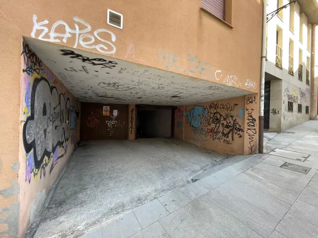 SE VENDE PLAZA GARAJE DOBLE — 2