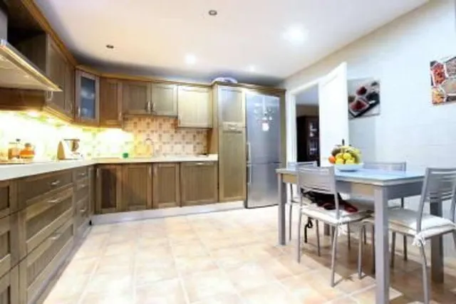 Lujoso apartamento en planta baja en Puerto Banús, Marbella — 8