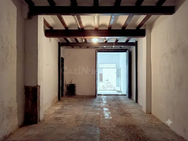 Magnífica Casa de Pueblo con Gran Potencial en Carcaixent - foto 4