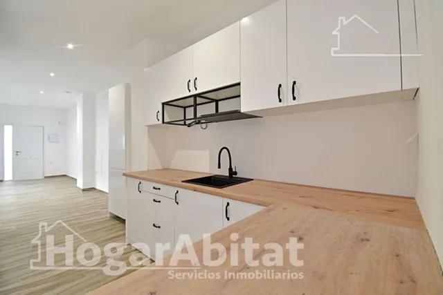 Casa reformada con terraza y garaje en el centro — 16