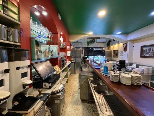 Local con negocio en avenida ana de viya – Cádiz — 7