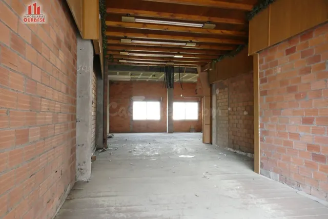 LOCAL COMERCIAL SEMIACONDICIONADO AL LADO DEL JARDÍN DEL POS - foto 2