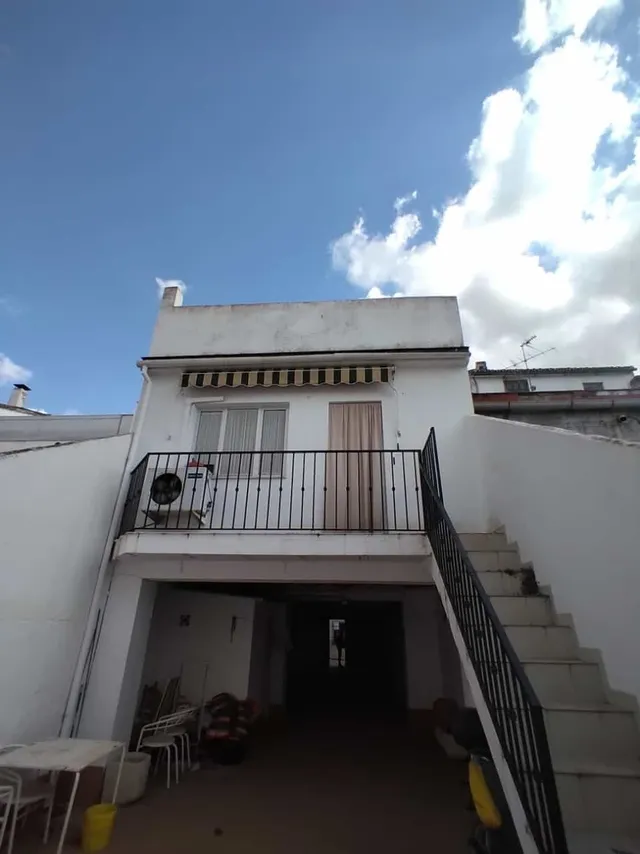 GRAN CASA CON AMPLIA COCHERA Y PATIO — 8