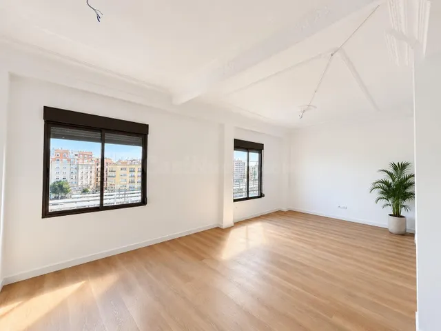 Piso de 4 habitaciones y reforma integral en pleno centro de