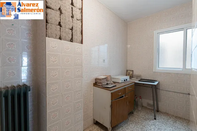 Piso con terraza y gran potencial junto a Camino de Ronda — 16