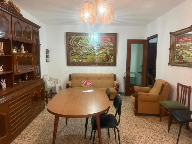 Amplio Piso en planta entresuelo de 3 dormitorios en C/Ramón - foto 4