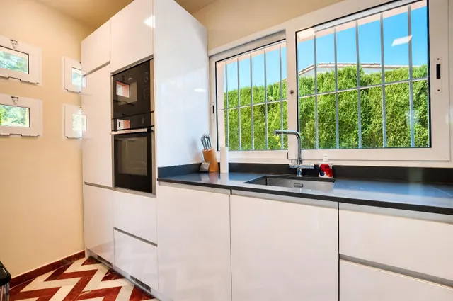 Magnífica villa en entorno privilegiado con excelentes vistas — 8