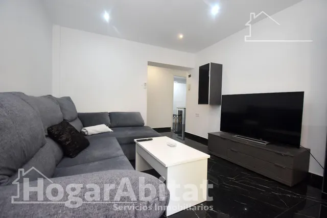 ¡Espectacular! Amplio, moderno y reformado, todo amueblado y cerca del centro — 26