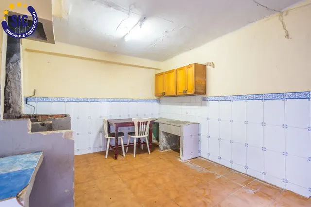 ¡oportunidad única en el pontón (Requena)! casa a dos calles con luz natural y múltiples posibilidades: — 28
