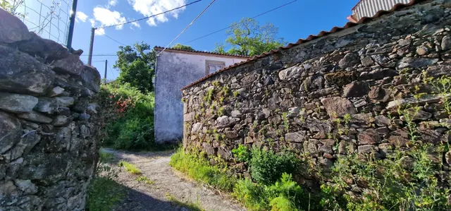 CASA DE PIEDRA CON TERRENO OPARA REFORMAR EN OUTES — 5