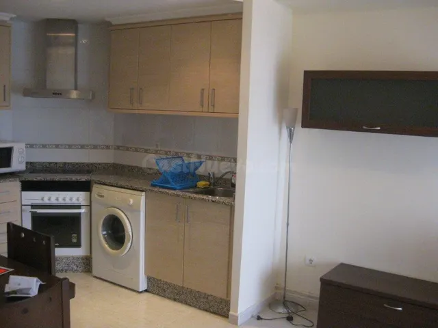 APARTAMENTO DE RECIENTE construcción - TOTALMENTE AMUEBLADO  - foto 3
