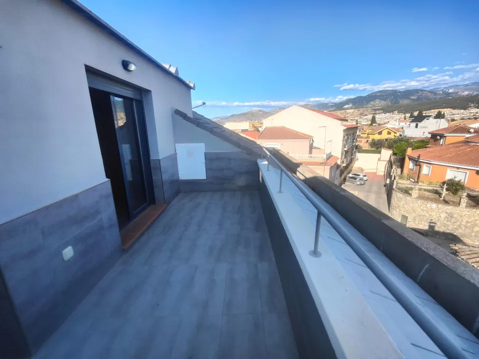 Bonito atico duplex sin amueblar en ogijares¡¡