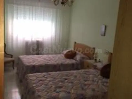SE VENDE PISO DE TRES habitaciones EN LA ZONA DEL INSTITUTO - foto 3