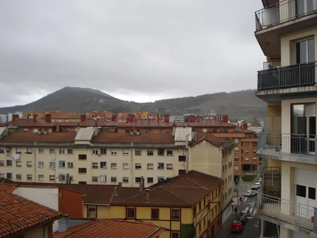 Piso con Balcón Burlada. - foto 4