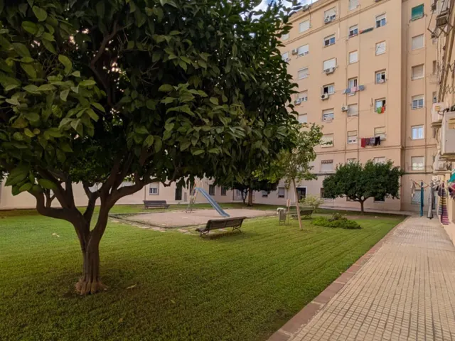 Vivienda exterior con orientación sur y ascensor en Patraix — 17