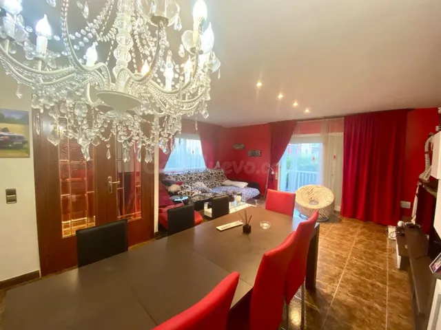 Exclusiva casa a tres vientos con jardín en Santa Bárbara — 8