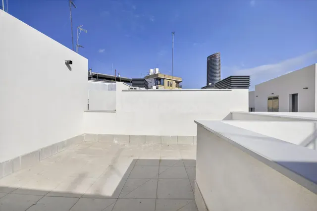 ✨ EXCLUSIVA OBRA NUEVA EN TRIANA – ÚLTIMO DUPLEX DISPONIBLE 