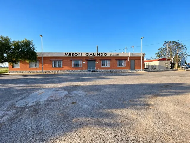 Amplio local comercial acondicionado para hostelería en La P