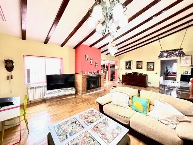 CHALET CON IDENTIDAD PROPIA¡¡ — 24